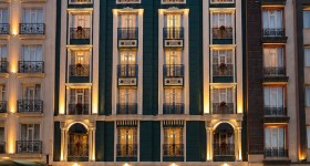 Elite World Nest Van