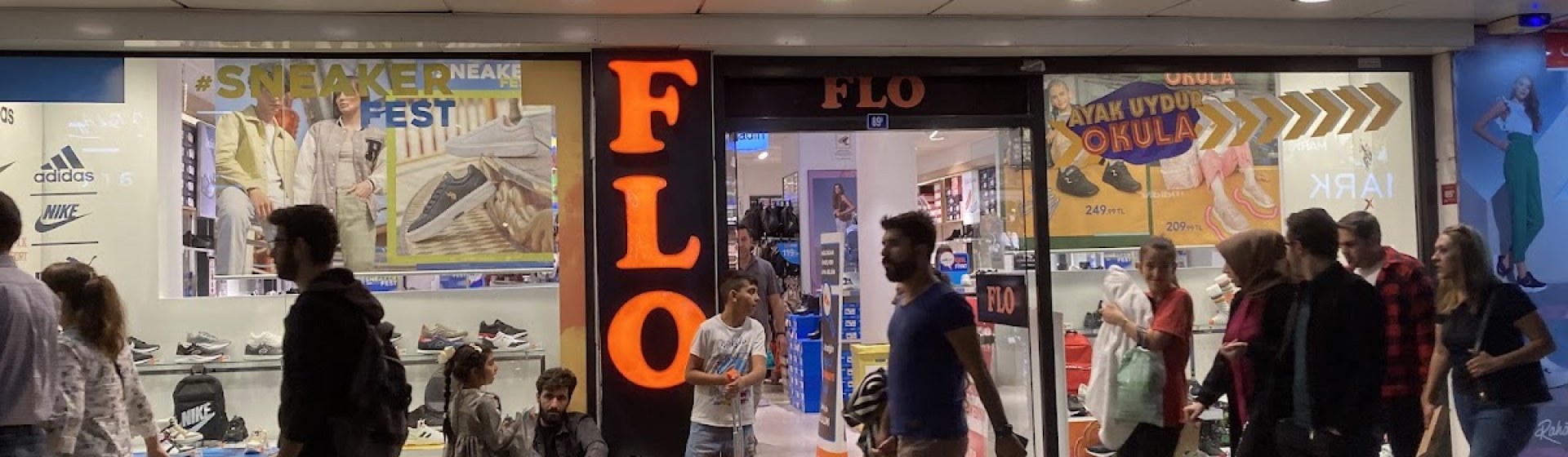 FLO Van Cumhuriyet Cadde Mağazası