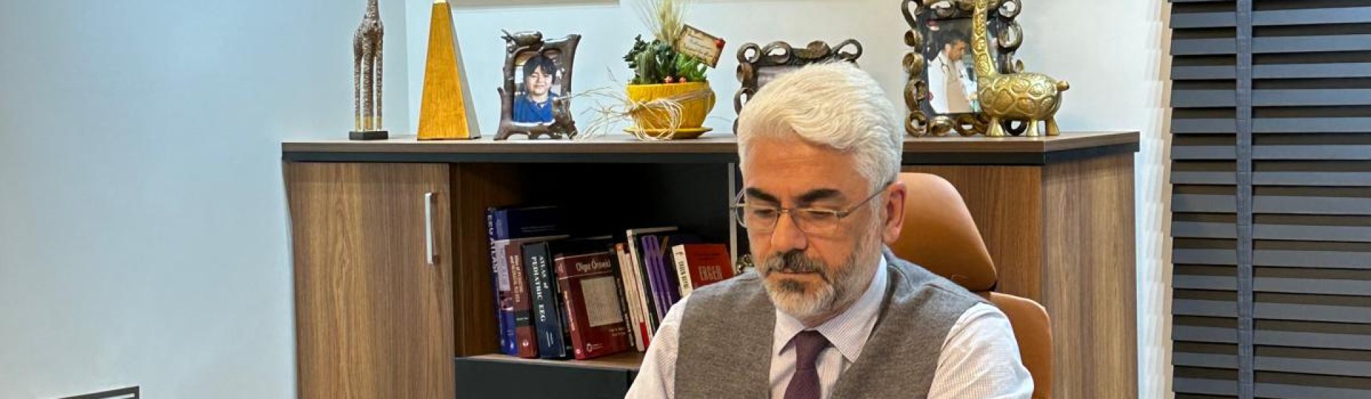 Prof. Dr. Selahattin Katar - Çocuk Nörolojisi ve Çocuk Sağlığı ve Hastalıkları - Çocuk EEG