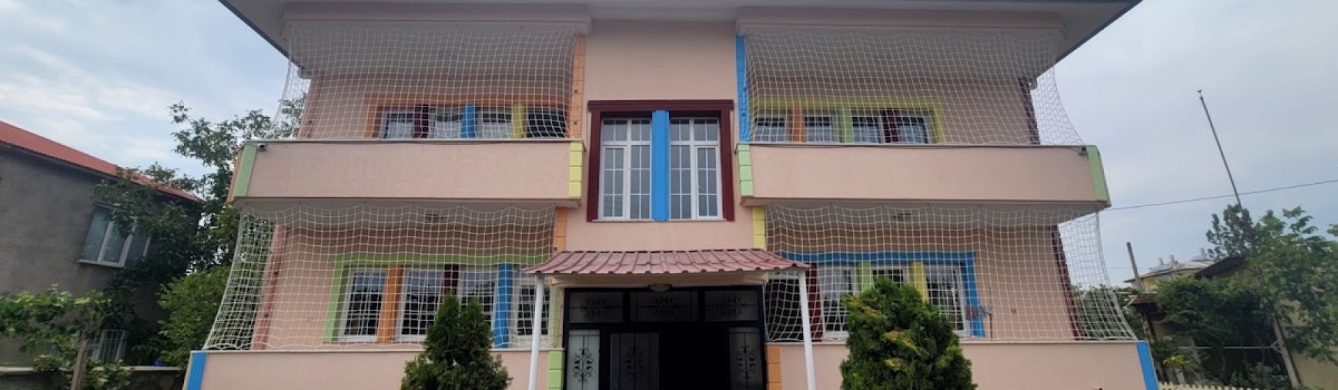 Özel Yarım Elma Kreş & Gündüz Bakımevi